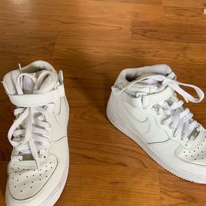 Nike Air Force 1’s High tops 7Y